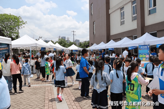 MC小咪儿最新作品2025，科技新品展现未来生活新纪元体验