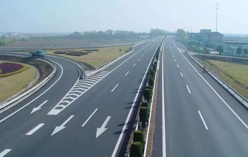 广昆高速公路最新动态，温馨旅程前行记