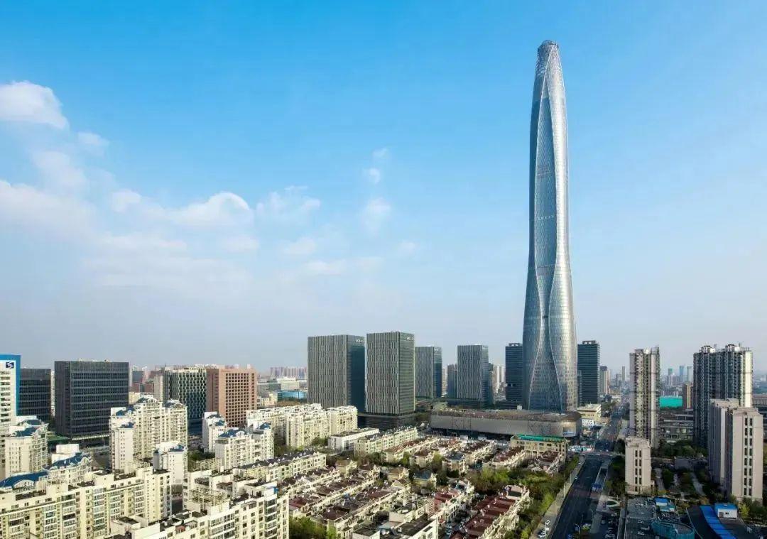 现代都市钟楼，科技与地标之融合新篇章