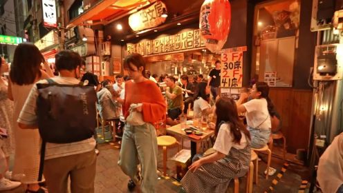 MTV最新热点，小巷深处的音乐与美食交融之夜
