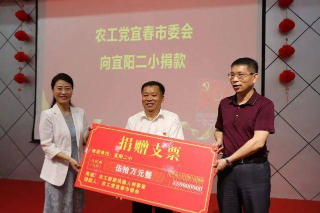 爱空间最新，家的温馨与友情的绽放空间打造