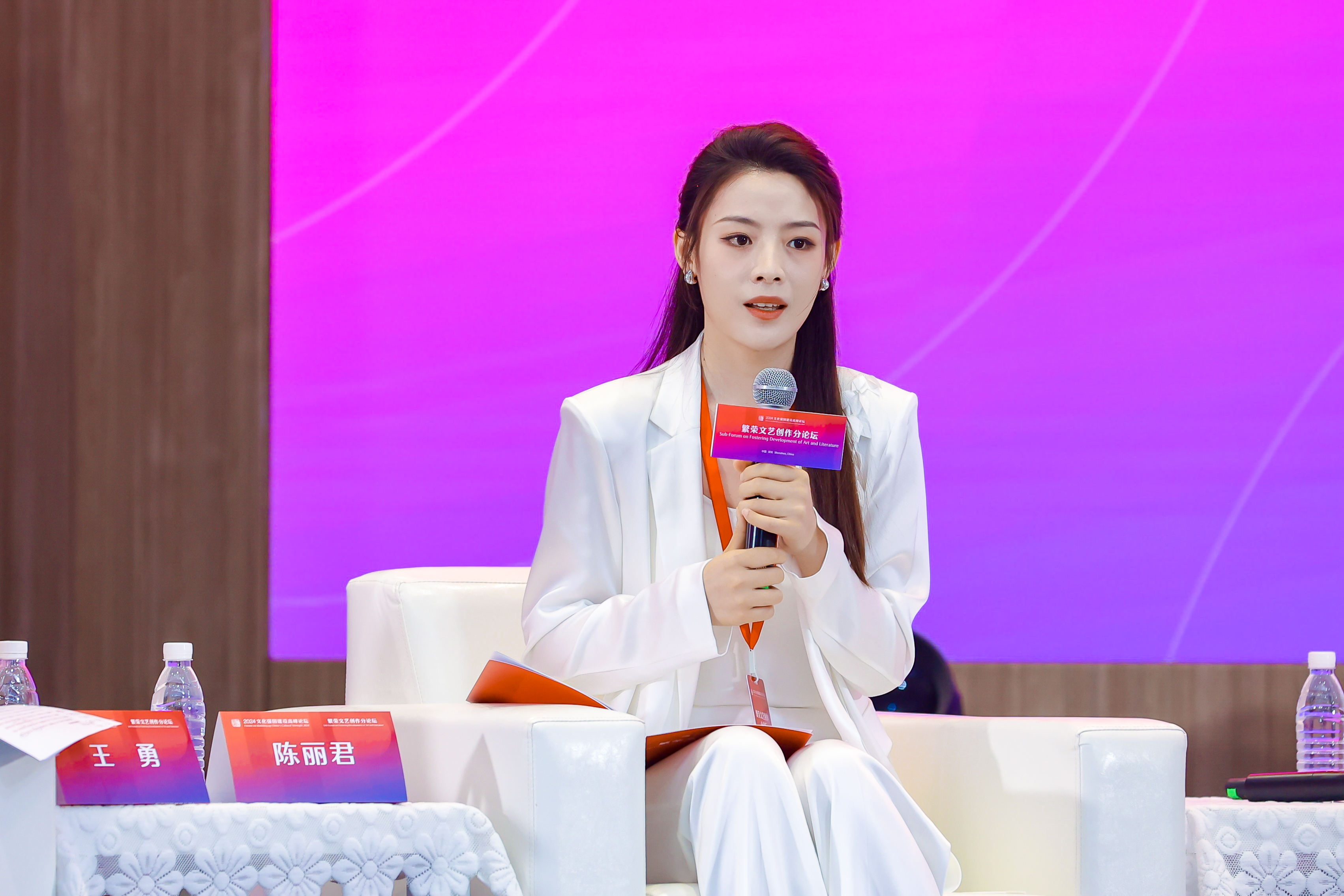 徐艳仙桃时尚潮流故事揭秘，时尚与本土文化的完美融合
