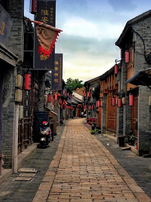 探索小巷中的独特风味，曾春亮隐藏版特色小店揭秘