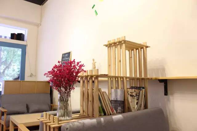 联想5最新动态与小巷特色小店的独特魅力探索